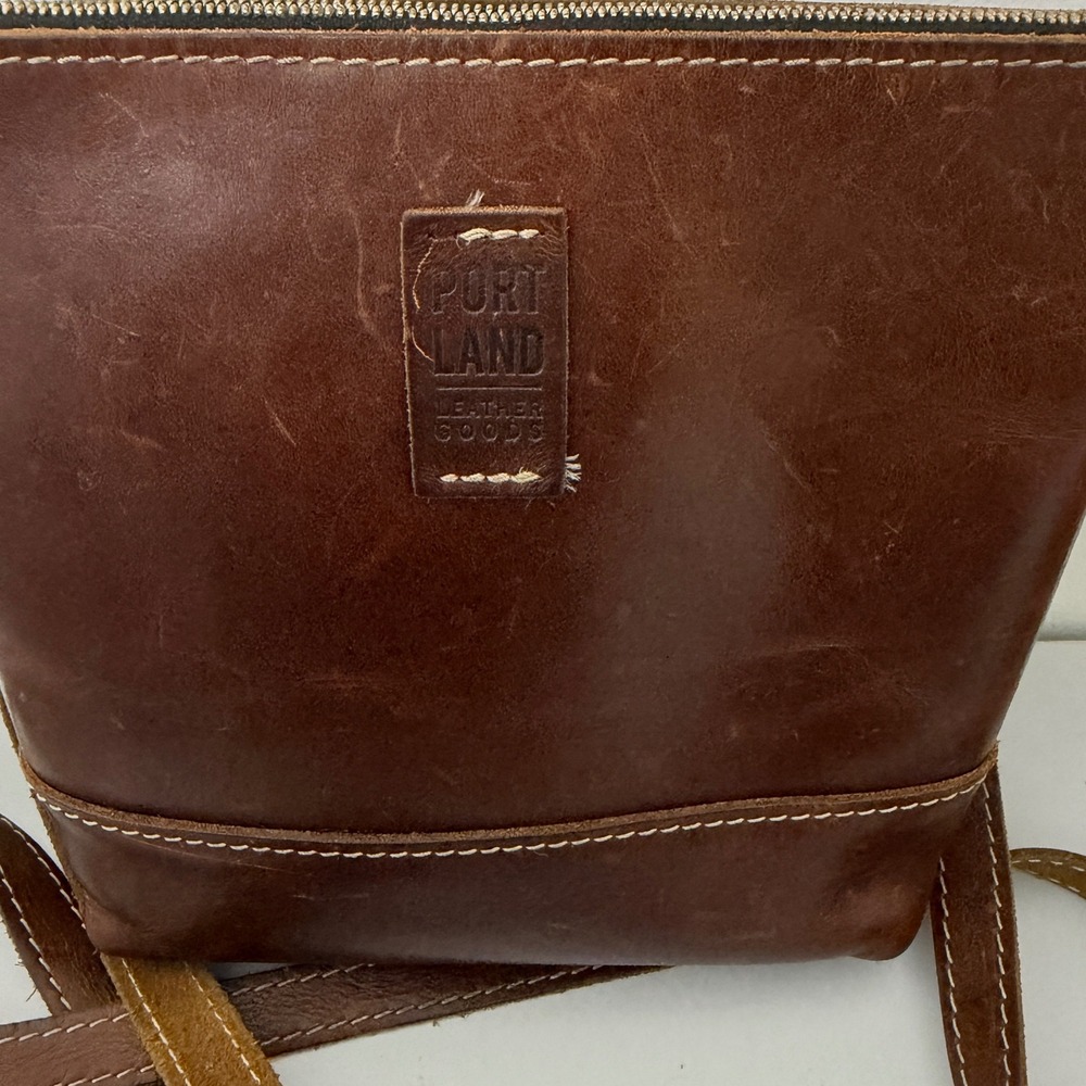 Portland Leather Goods Crossbody Bag Womens Small Brown Leather Zip Top - Picture 3 of 7